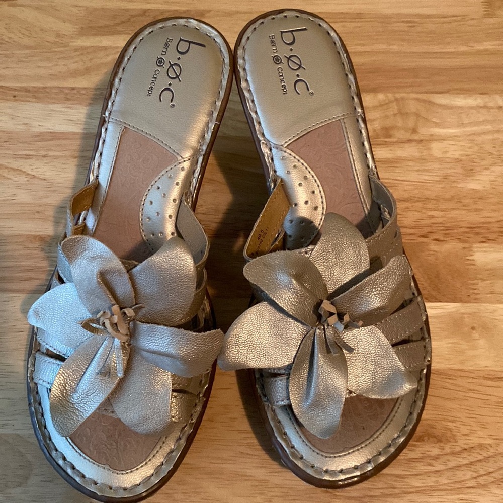 BORN boc Leather Metallic Flower Slide Strappy Sandals - Picture 2 of 11